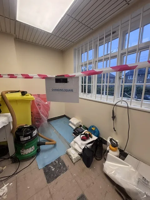 Asbestos floor tile and bitumen removal in Leytonstone
